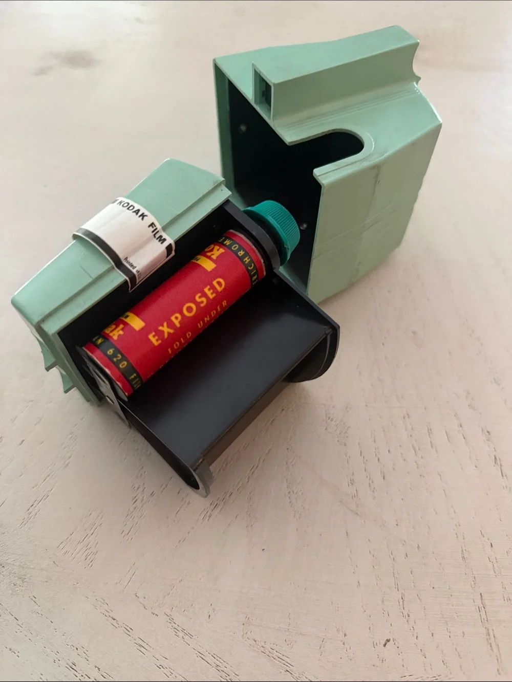 Savoy Imperial Box Camera Seafoam Green with Film 1960’s - untested - Picture 10 of 14